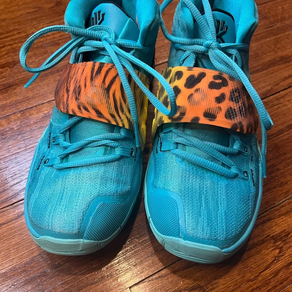Nike Kyrie 6 Sneakers - Size 6Y